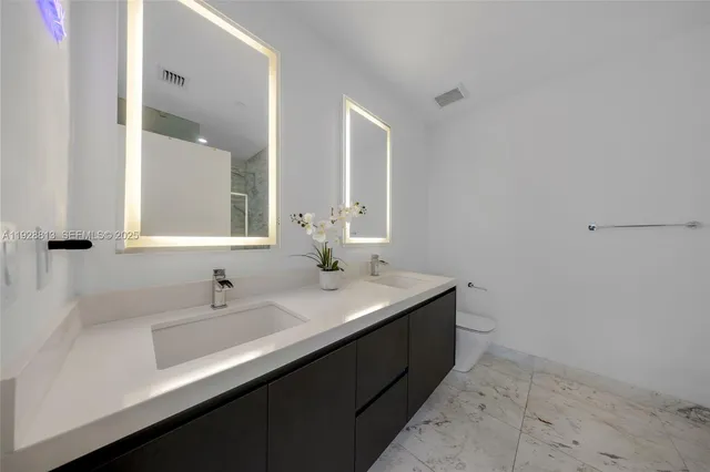 $569,000 | 851 Northeast 1st Avenue, Unit 1700, Miami, FL 33132