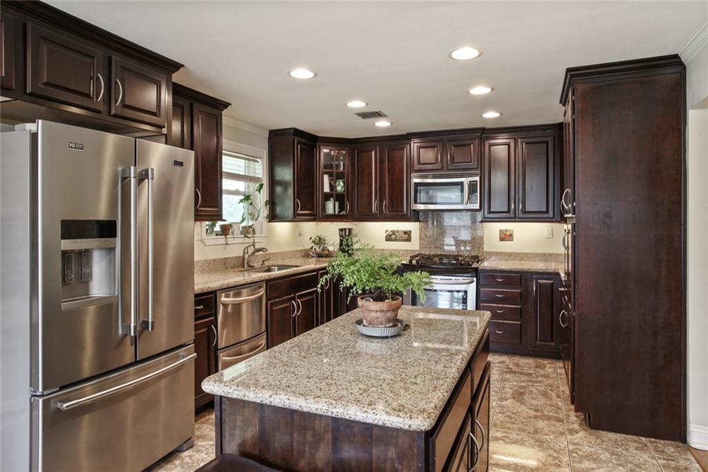 1204 Dilton Street River Ridge, LA 70123 - Photo 3 of 28