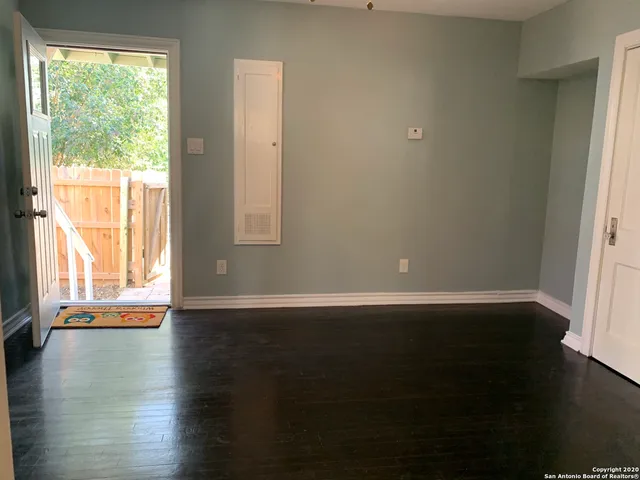 $800 | 773 Fulton Avenue, Unit 2, San Antonio, TX 78212