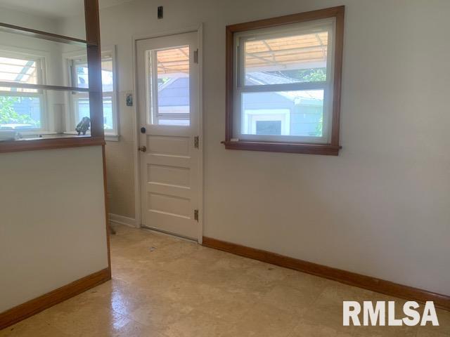 14 Ruth Court Springfield, IL 62704 - Photo 3 of 10