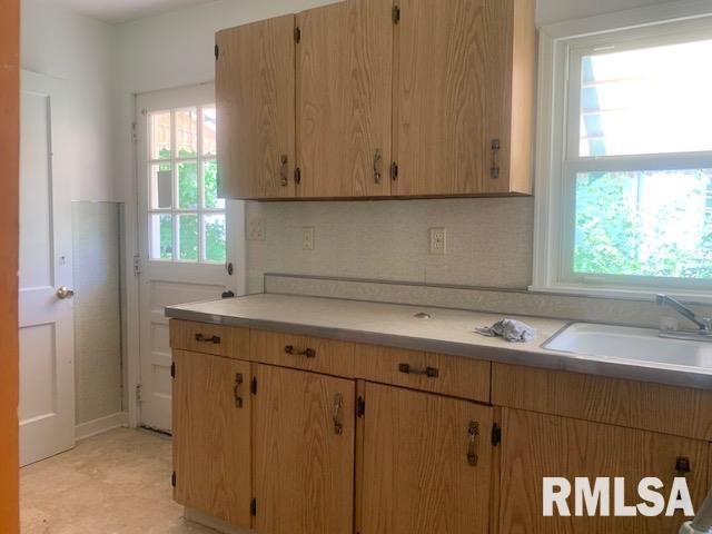 14 Ruth Court Springfield, IL 62704 - Photo 4 of 10