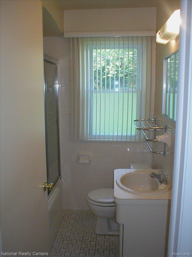 16795 Inkster Road Livonia, MI 48154 - Photo 13 of 13 Inkster 002