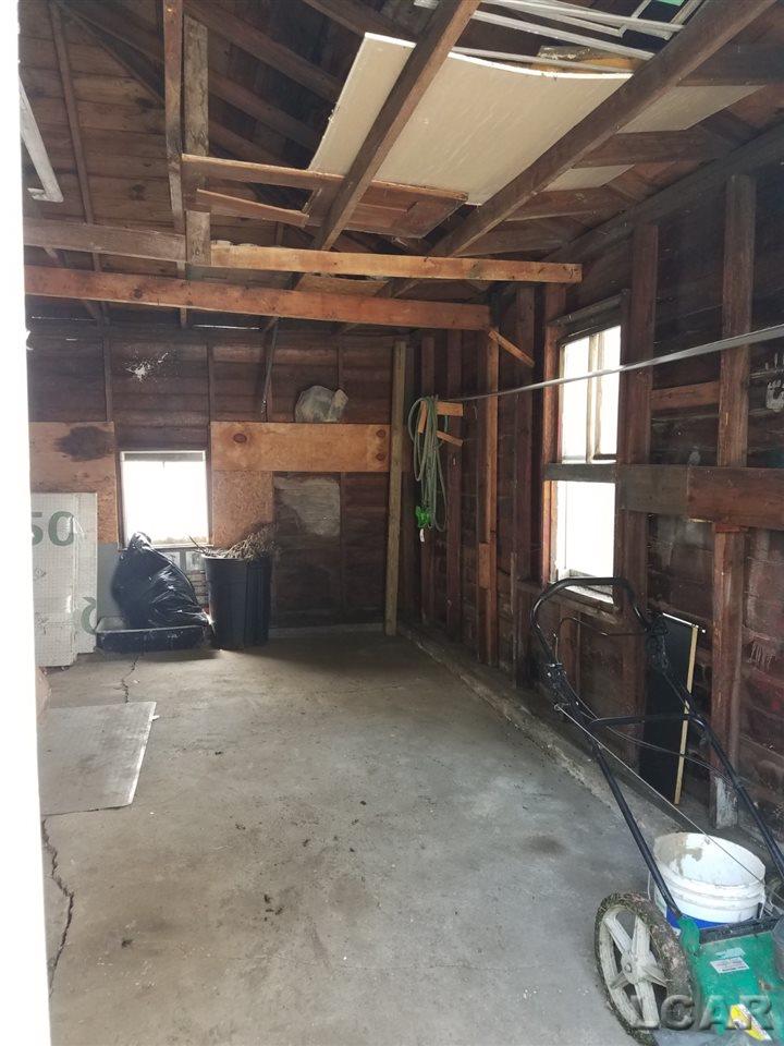 313 Merrick Street Adrian, MI 49221 - Photo 36 of 37 31354492-35.JPG