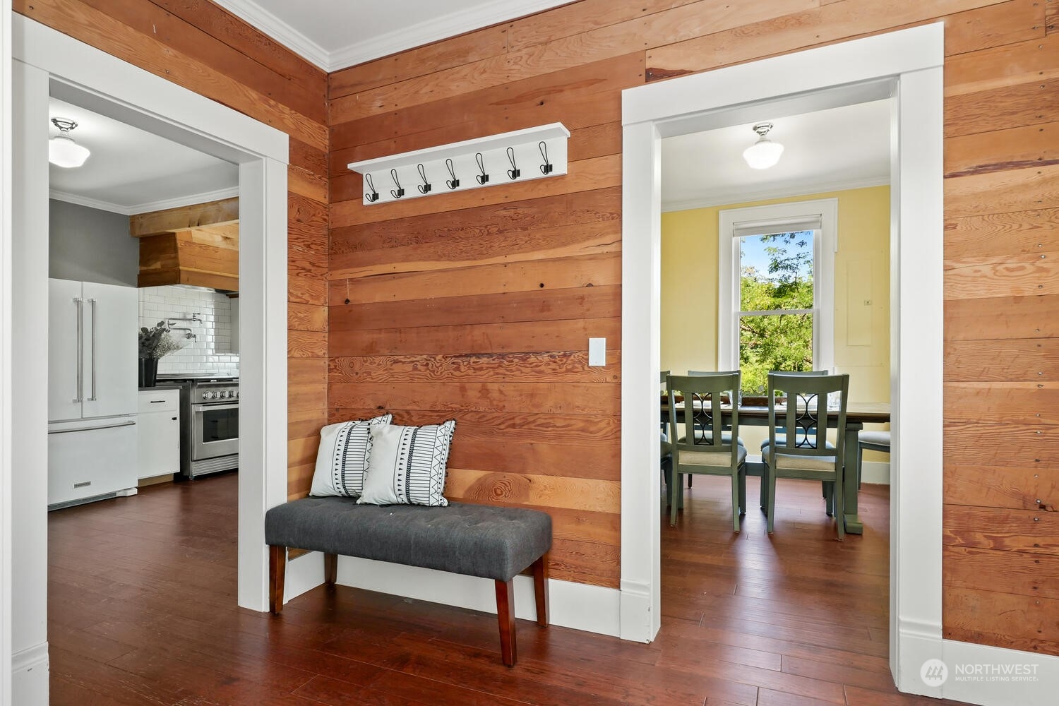 9120 Lowell Larimer Road Everett, WA 98208 - Photo 11 of 40 a living room with furniture and a table