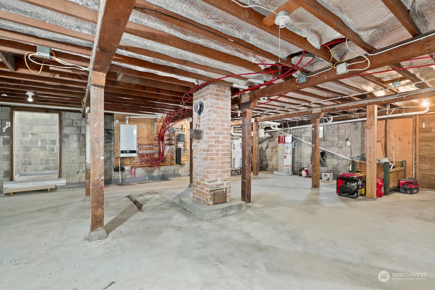 9120 Lowell Larimer Road Everett, WA 98208 - Photo 28 of 40 a view of parking garage with cars