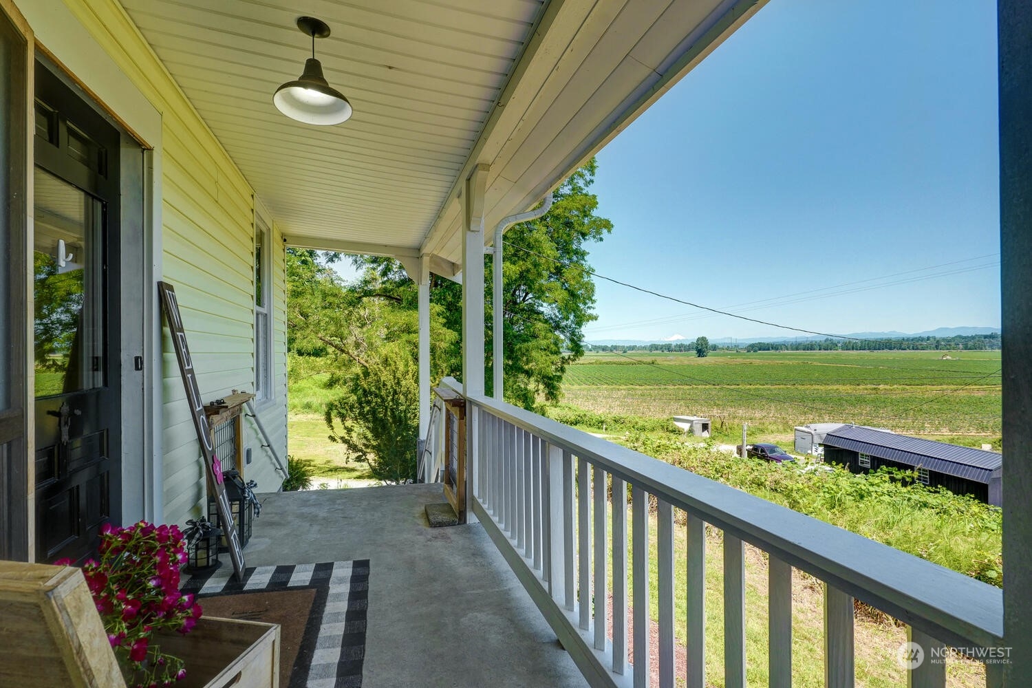 9120 Lowell Larimer Road Everett, WA 98208 - Photo 3 of 40 a view of a potted plants with sky view