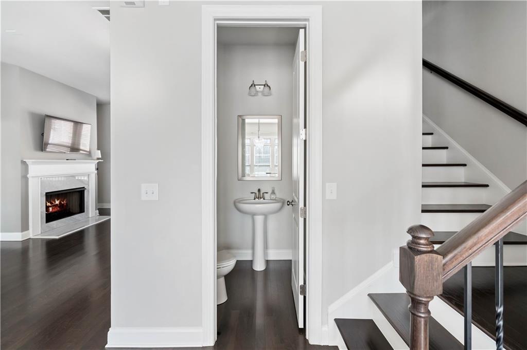 1302 Harris Way South Brookhaven, GA 30319 - Photo 4 of 32
