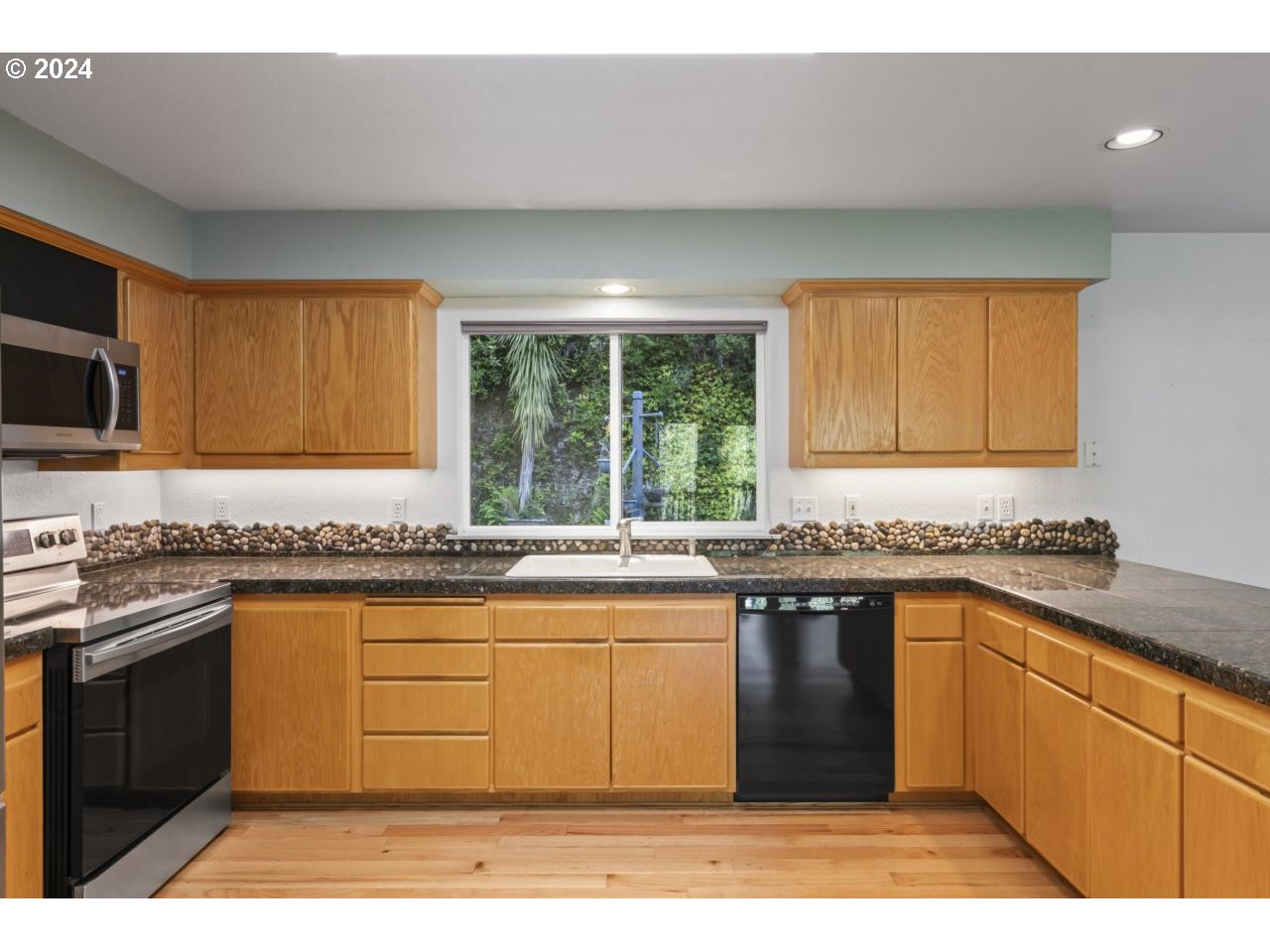 6130 Santa Road Florence, OR 97439 - Photo 17 of 48 Gallery Image 17