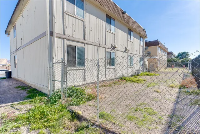 $1,064 | 805 Palo Verde Drive, Unit C, Henderson, NV 89015