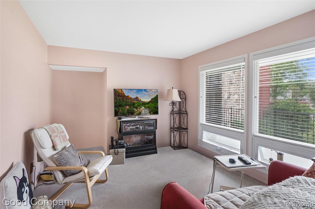 4345 Crooks Road, Unit 24 Royal Oak, MI 48073 - Photo 7 of 18
