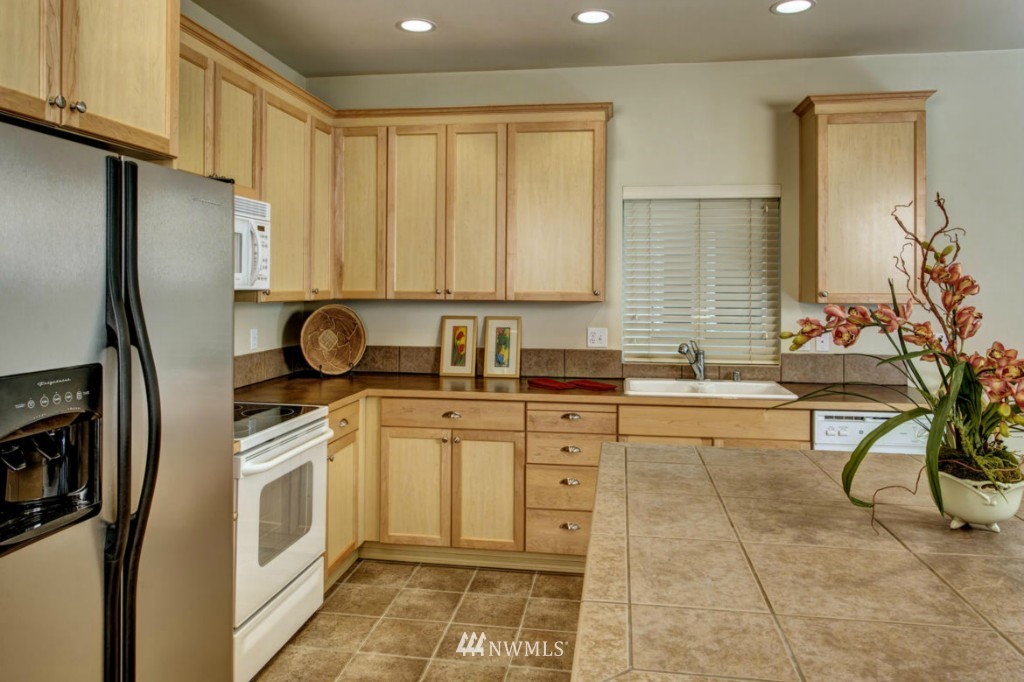 19230 25th Avenue Southeast Bothell, WA 98012 - Photo 6 of 21 Gallery Image 6
