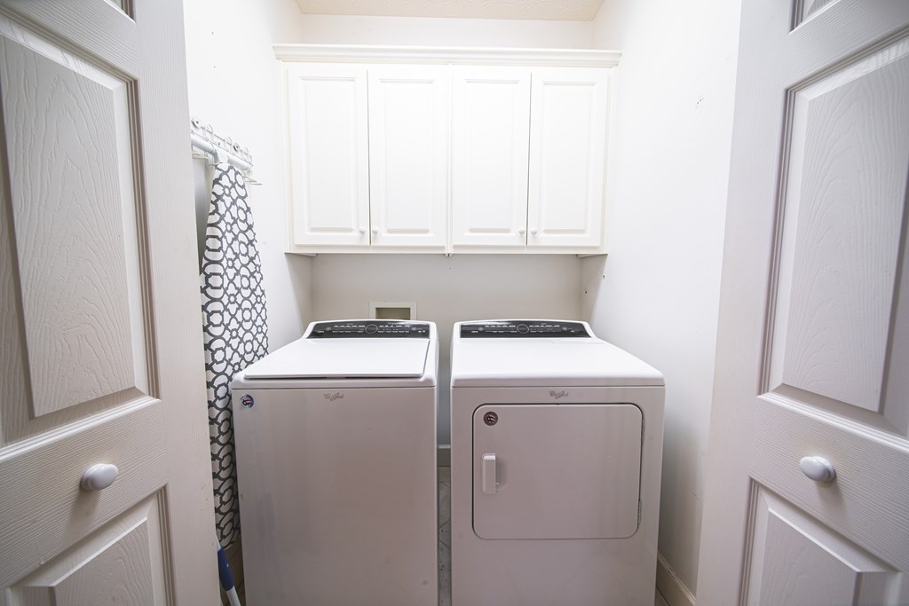 4607 Baltusrol Court Columbus, GA 31909 - Photo 25 of 35 a utility room with dryer and washer