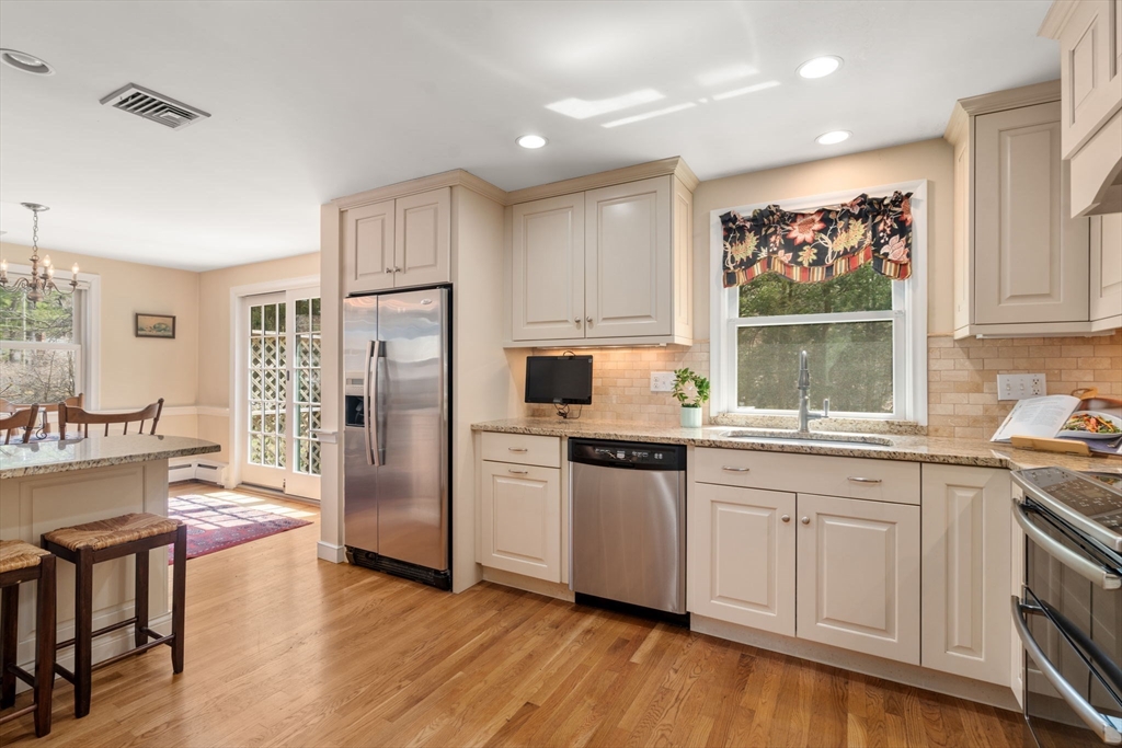 23 Hillcrest Road Medfield, MA 02052 - Photo 13 of 40