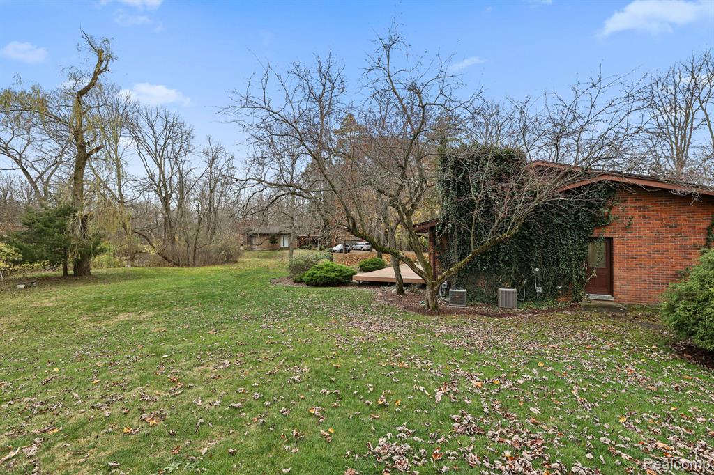 21501 West 13 Mile Road Beverly Hills, MI 48025 - Photo 38 of 44