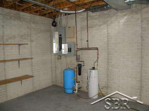 9933 North Gleaner Road Freeland, MI 48623 - Photo 23 of 25 20091296-23.JPG