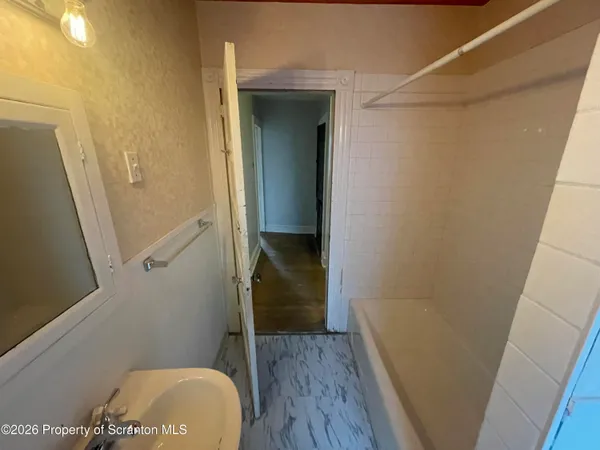 $1,450 | 949 North Irving Avenue, Unit 2, Scranton, PA 18510