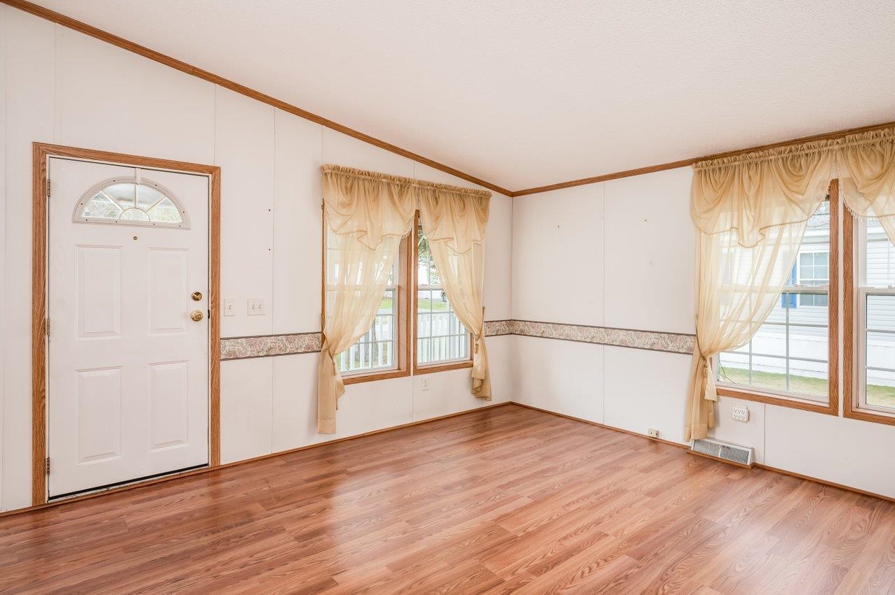 152 Eagle Drive Rochester, NH 03868 - Photo 3 of 29 Gallery Image 3