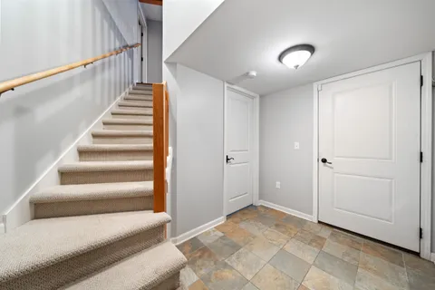 $639,000 | 850 Hillside Drive, Unit GG1, Fontana, WI 53125