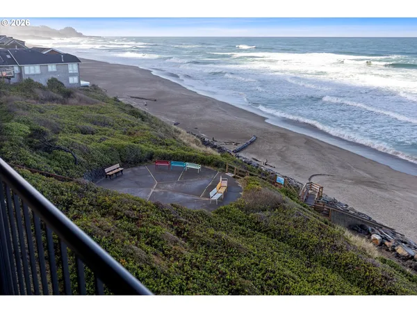 $689,000 | 325 Lancer Street, Unit 39, Lincoln City, OR 97367