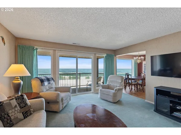 $689,000 | 325 Lancer Street, Unit 39, Lincoln City, OR 97367
