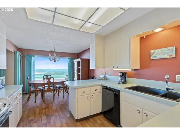 $689,000 | 325 Lancer Street, Unit 39, Lincoln City, OR 97367