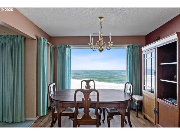 $689,000 | 325 Lancer Street, Unit 39, Lincoln City, OR 97367