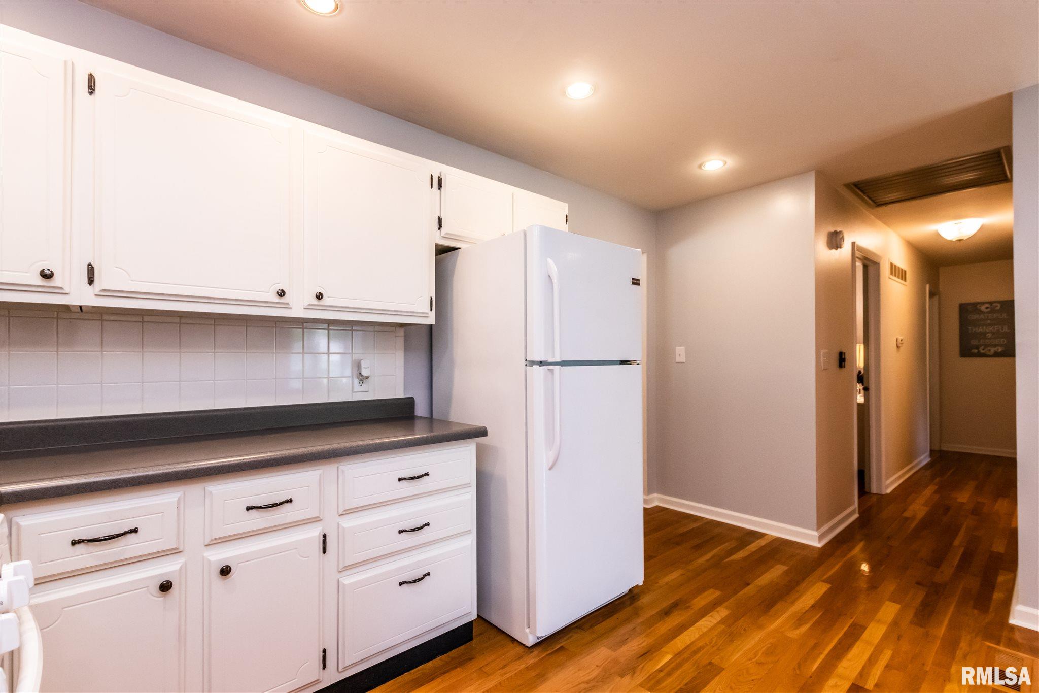 1022 Brookhill Road Peoria, IL 61615 - Photo 12 of 50 Gallery Image 12