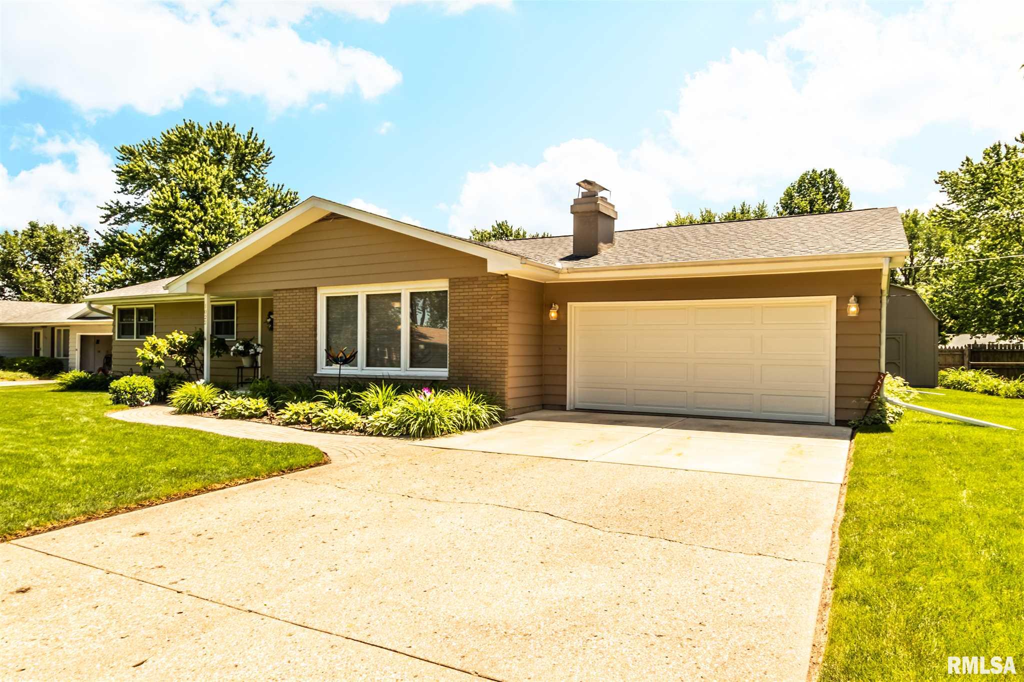 1022 Brookhill Road Peoria, IL 61615 - Photo 2 of 50 Gallery Image 2