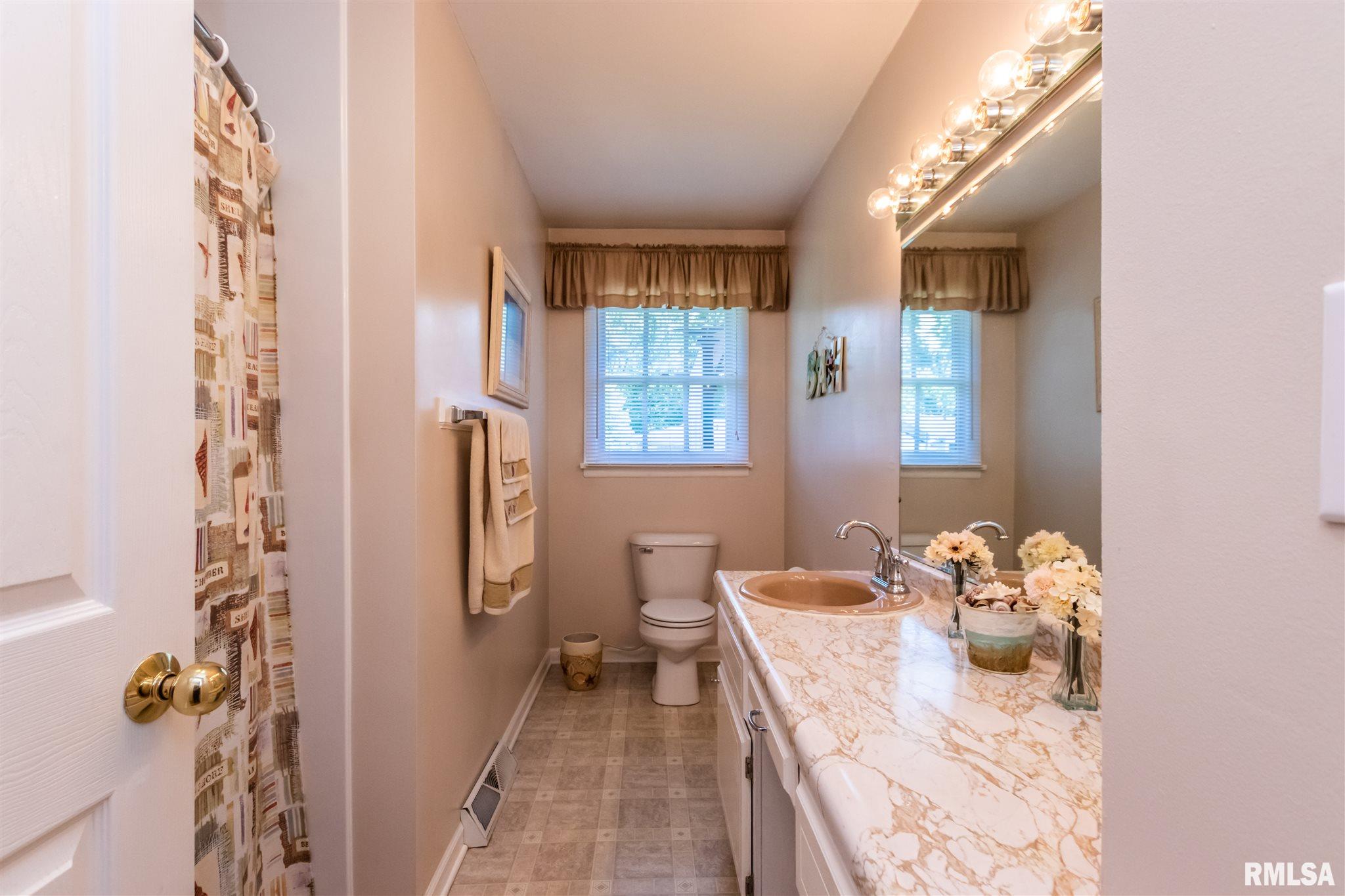 1022 Brookhill Road Peoria, IL 61615 - Photo 25 of 50 Gallery Image 25