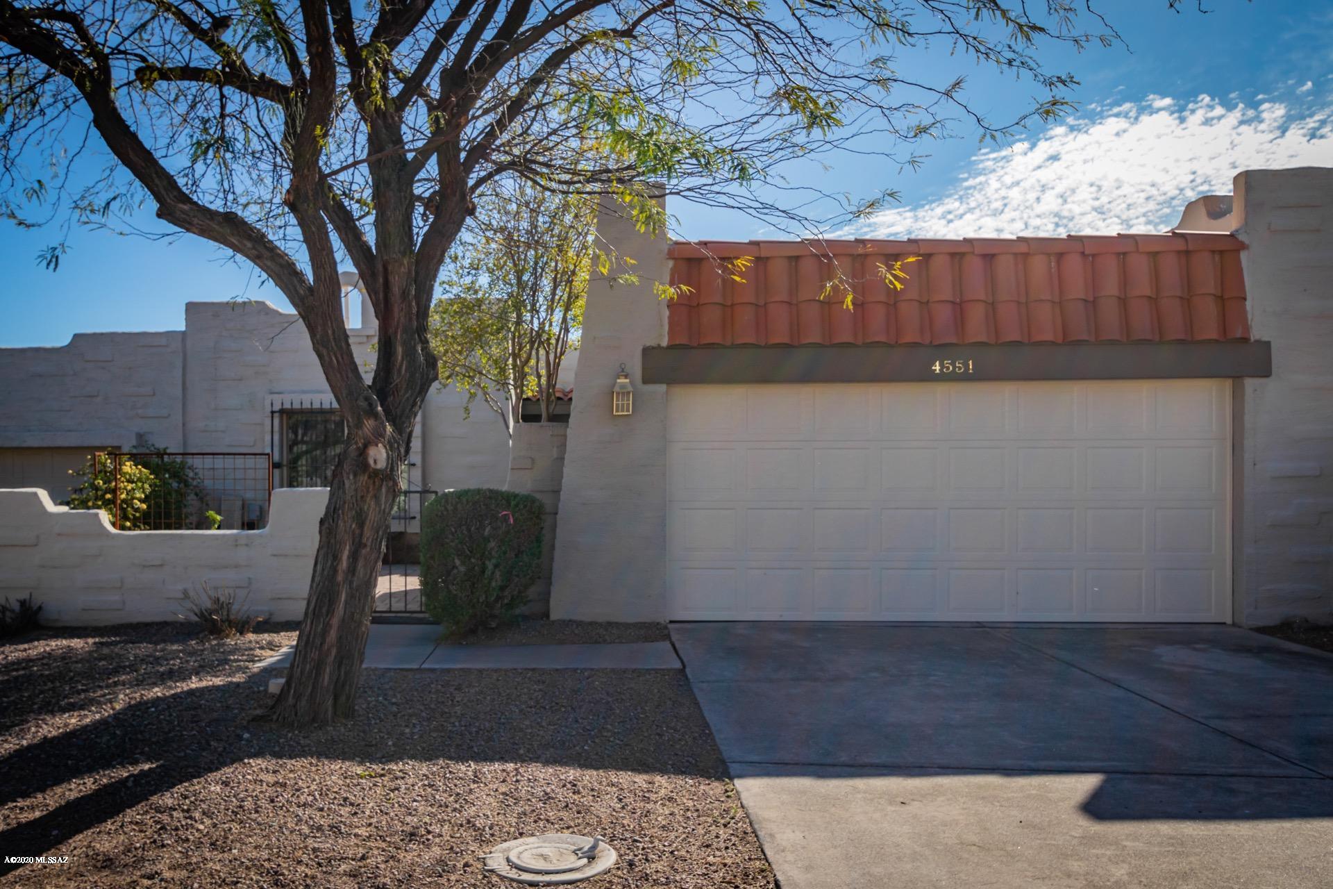 4551 North Mountain Quail Road Tucson, AZ 85750 - Photo 2 of 26