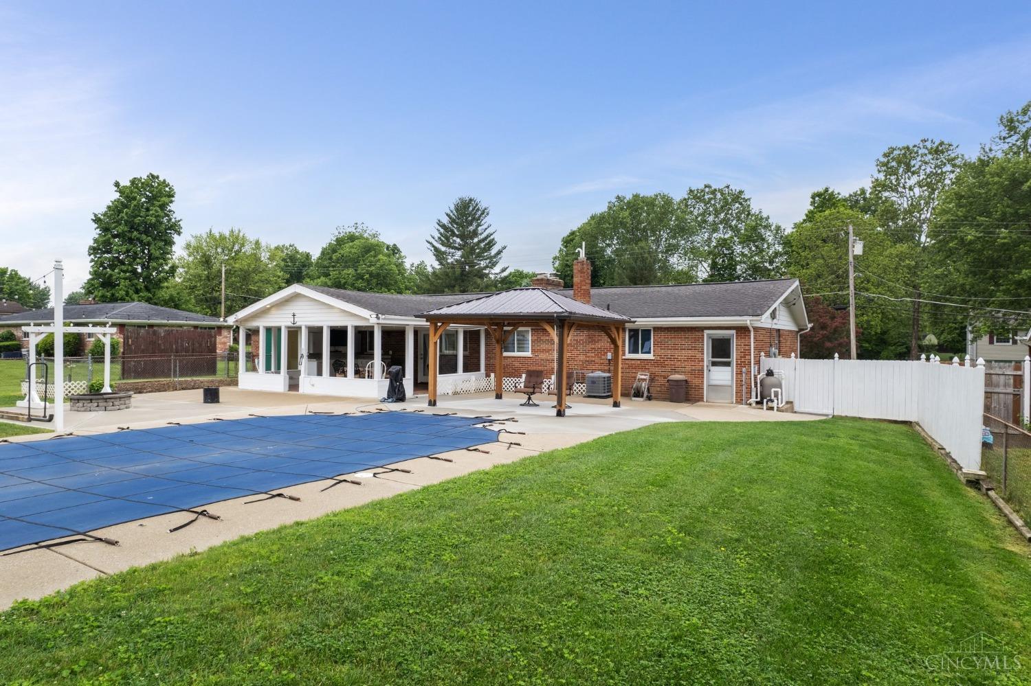 4644 Aston Road Cincinnati, OH 45244 - Photo 4 of 33