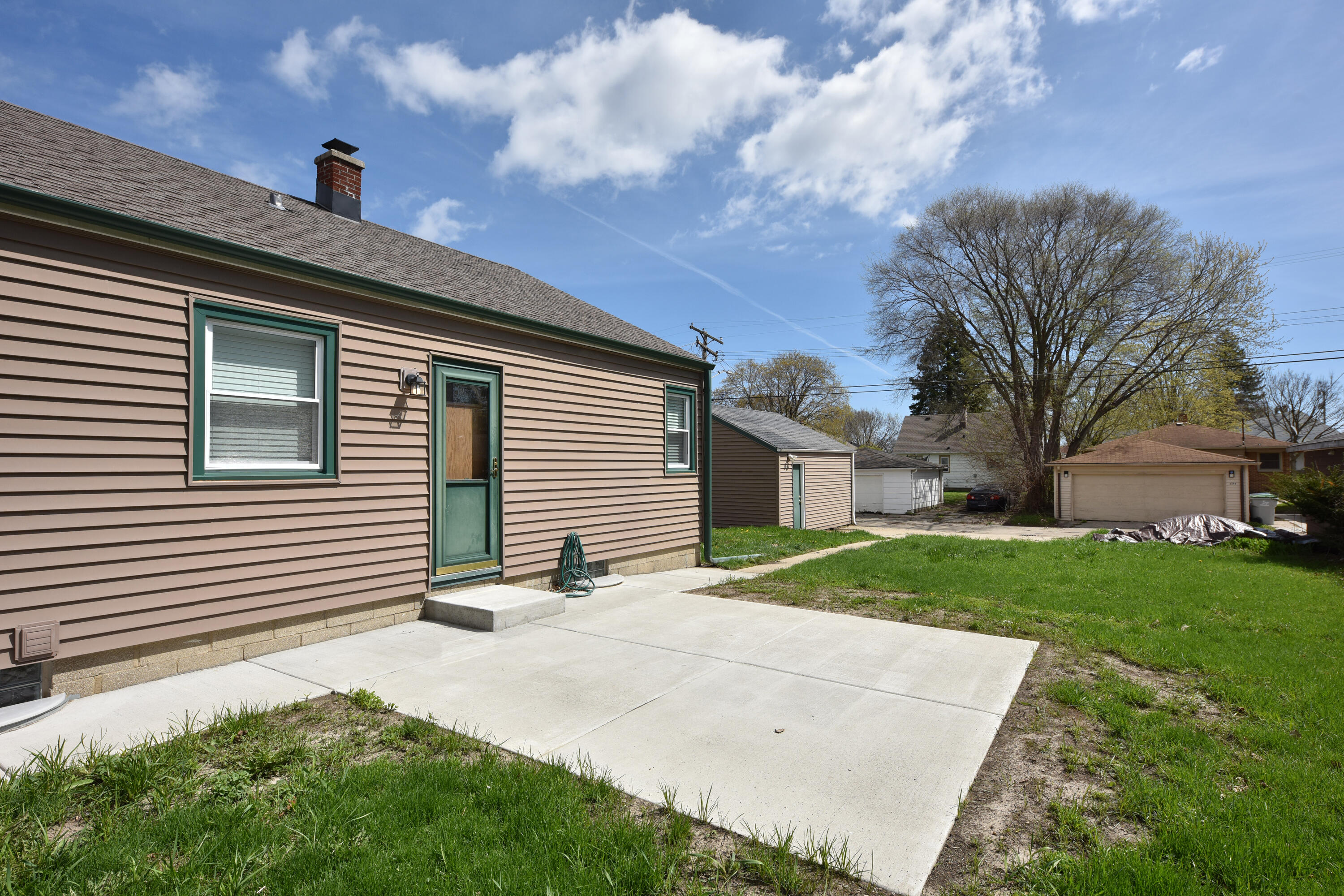 4314 North 68th Street Milwaukee, WI 53216 - Photo 27 of 31 Patio, side door