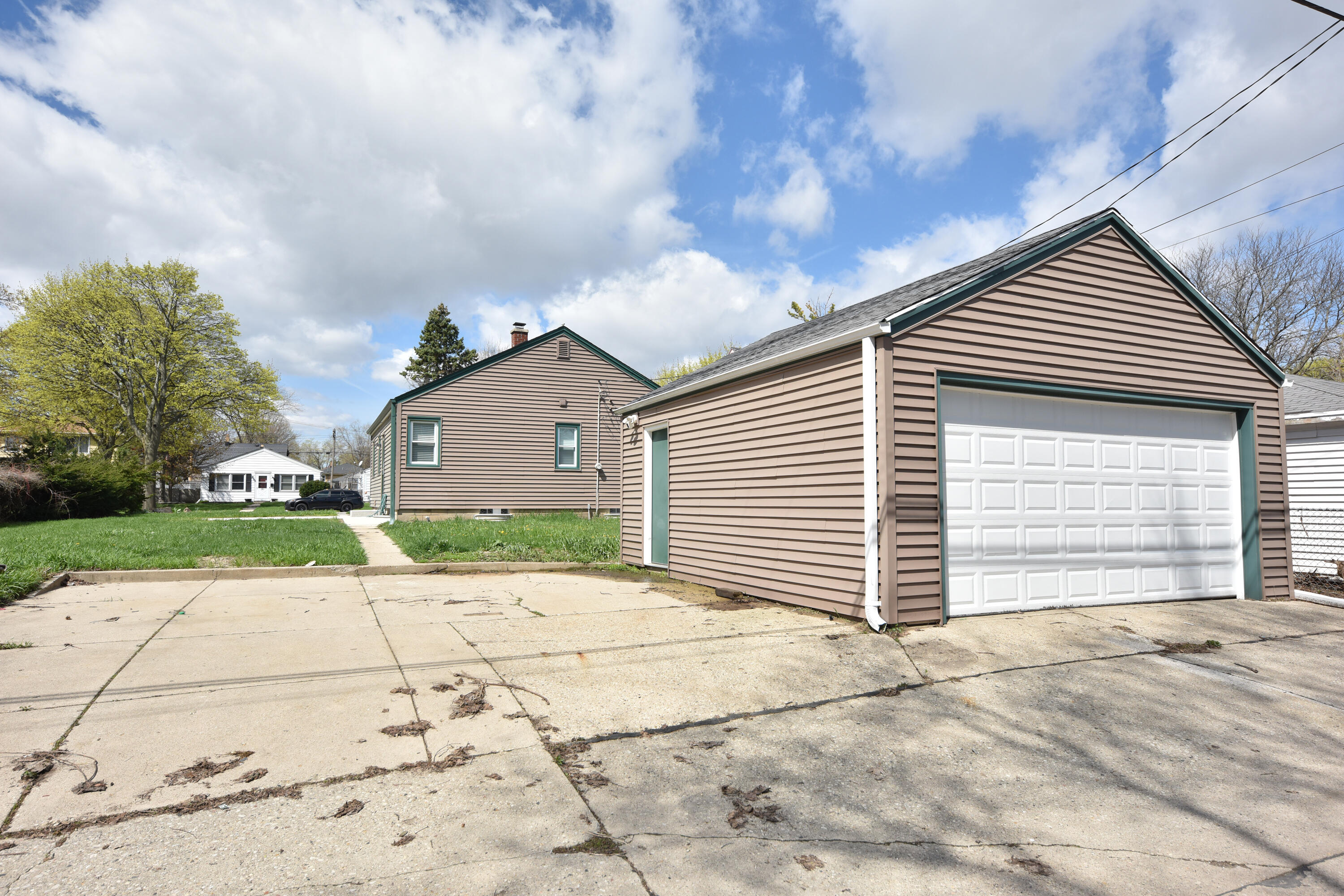 4314 North 68th Street Milwaukee, WI 53216 - Photo 30 of 31 2 Car Garage