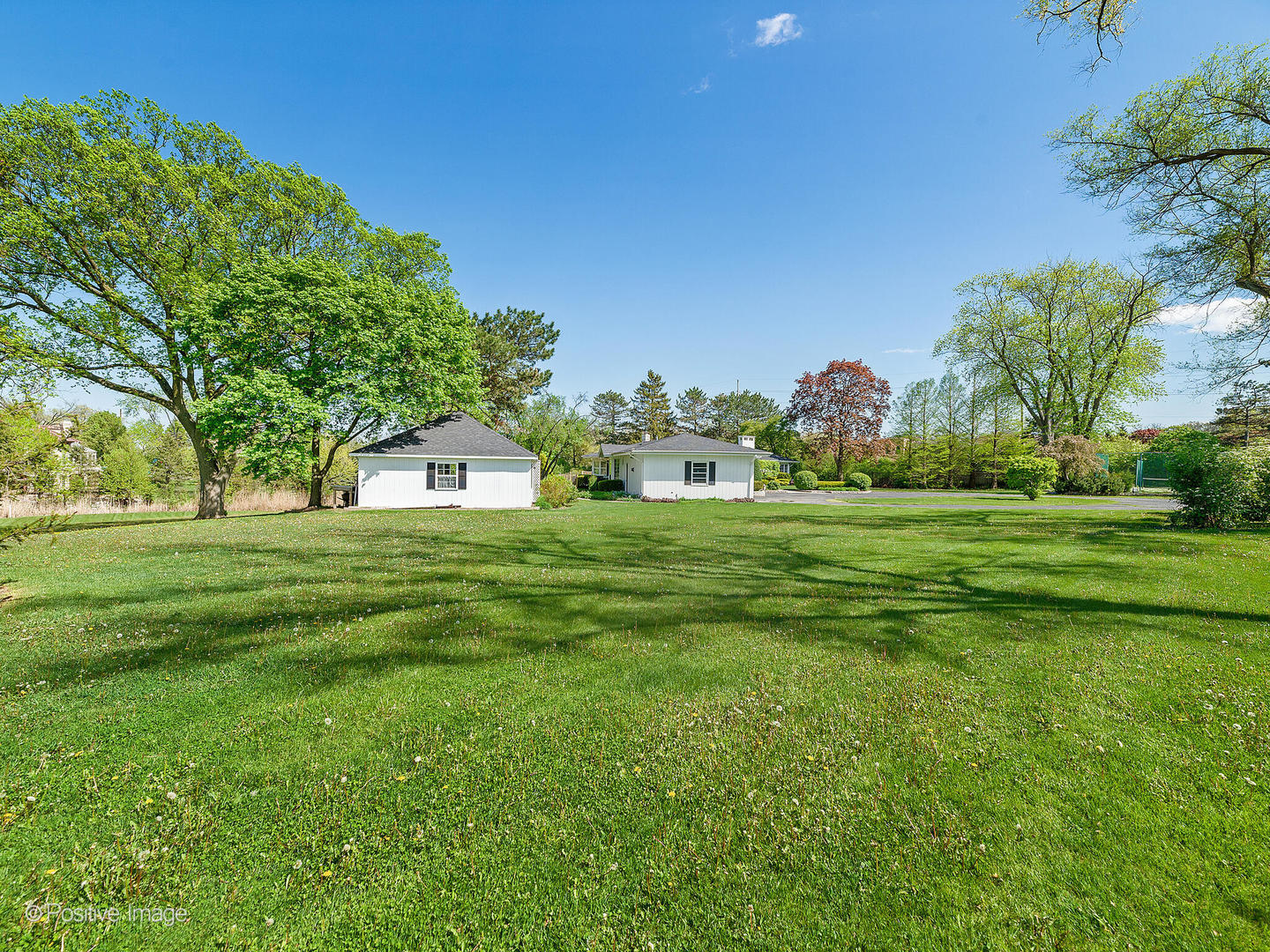 6401 South County Line Road Burr Ridge, IL 60527 - Photo 46 of 57 a house view with garden space