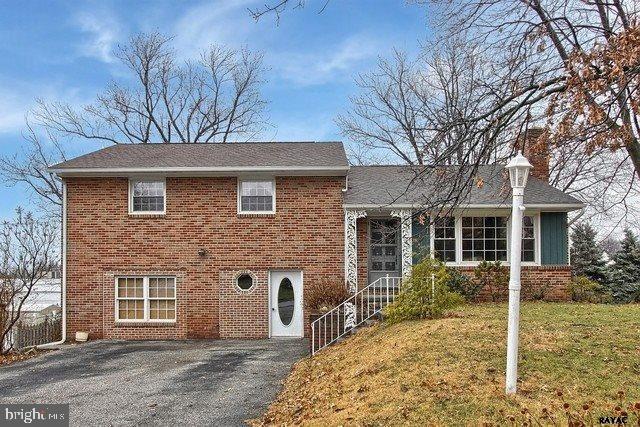 1709 Crescent Road York, PA 17403 - Photo 1 of 27
