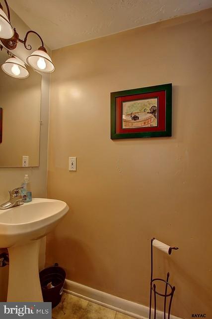 1709 Crescent Road York, PA 17403 - Photo 20 of 27
