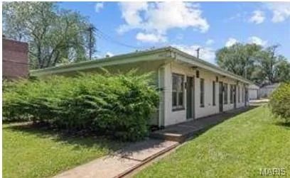 $825 | 4025 Hydraulic Avenue, Unit B, St. Louis, MO 63116