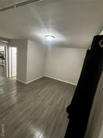 $825 | 4025 Hydraulic Avenue, Unit B, St. Louis, MO 63116