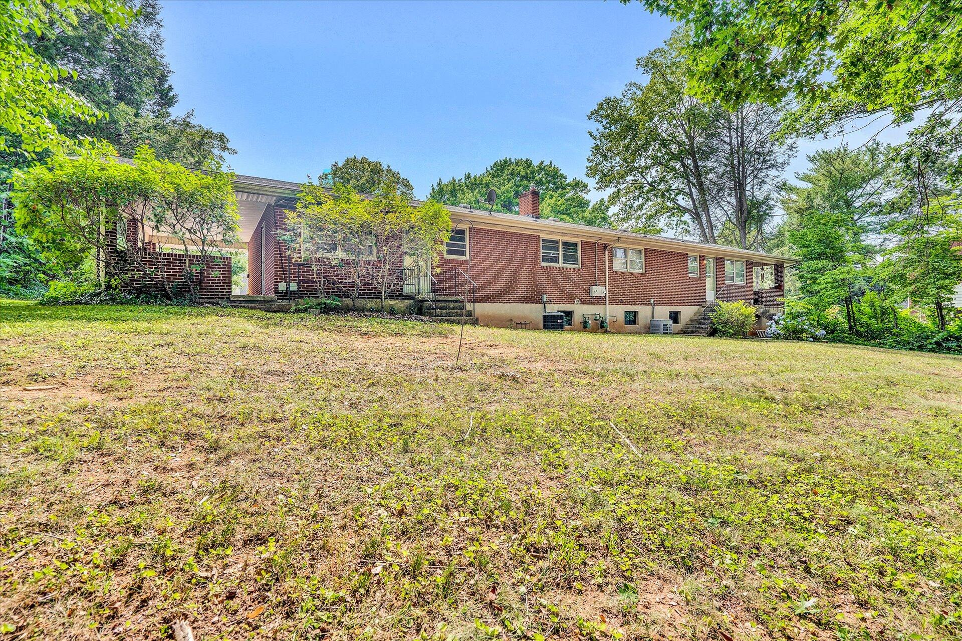 1037 Persinger Road Southwest, Unit 1039 Roanoke, VA 24015 - Photo 17 of 17 17-DSC2370