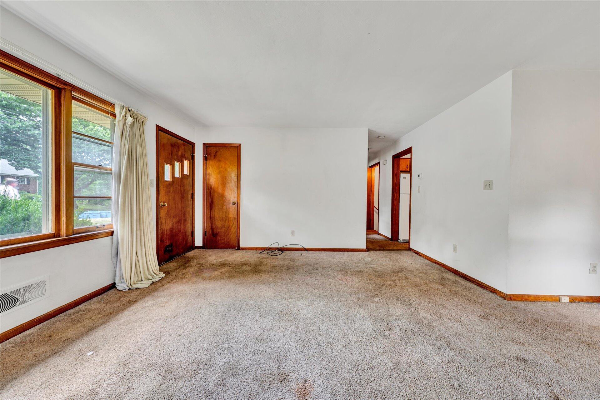 1037 Persinger Road Southwest, Unit 1039 Roanoke, VA 24015 - Photo 5 of 17 05-DSC00010