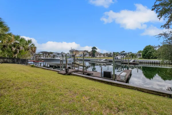 $799,995 | 17 Royster Drive, Crawfordville, FL 32327