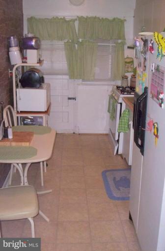 4142 Fallstaff Road Baltimore, MD 21215 - Photo 5 of 11 Kitchen