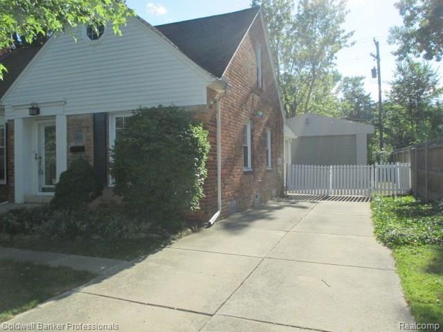 4051 Wakefield Road Berkley, MI 48072 - Photo 2 of 41