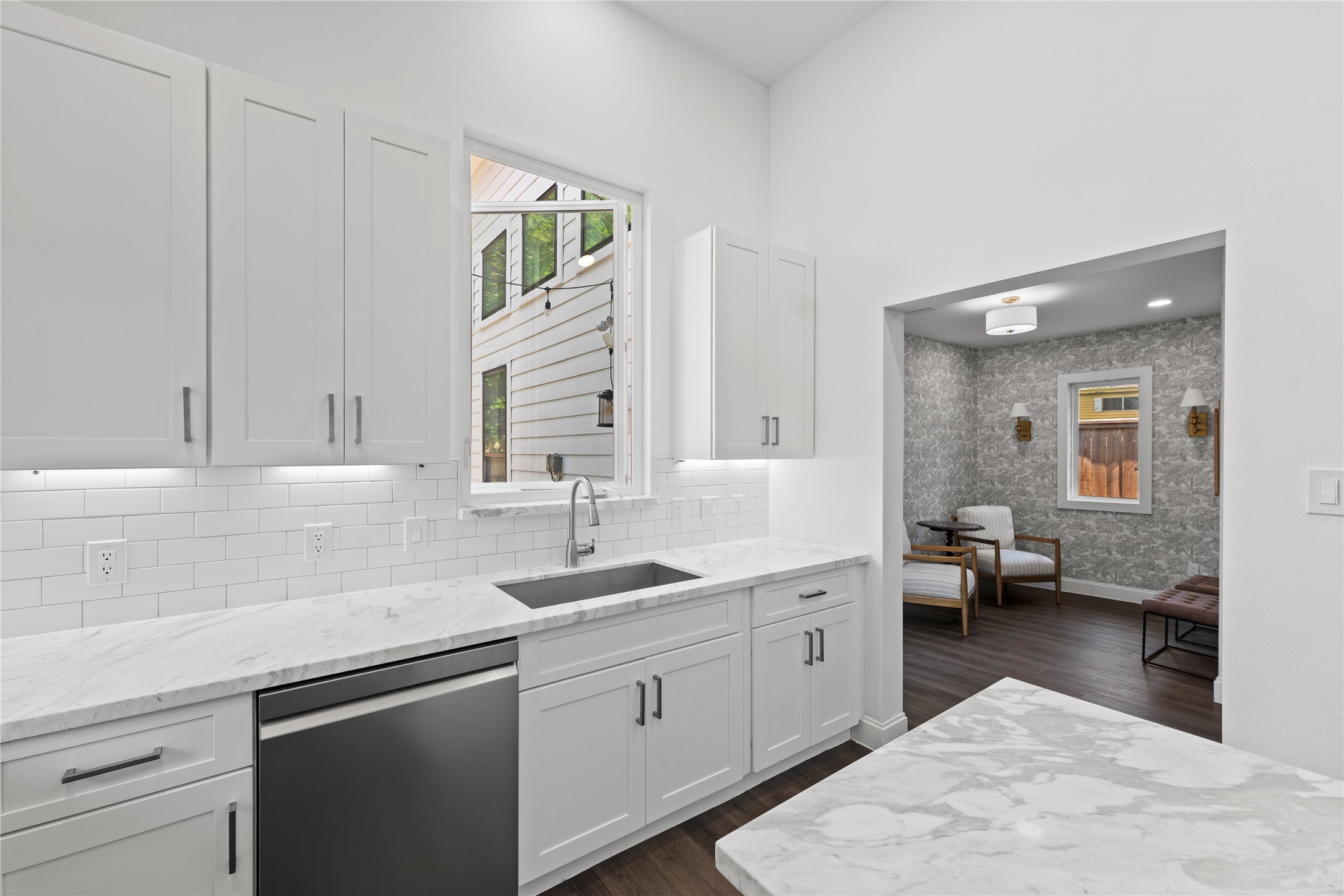3211 Cochran Street Houston, TX 77009 - Photo 8 of 32 a kitchen with a sink and cabinets