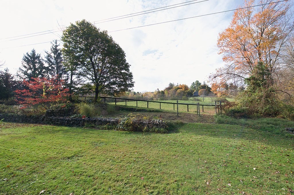 125 Marbleridge Road North Andover, MA 01845 - Photo 18 of 19 Gallery Image 18