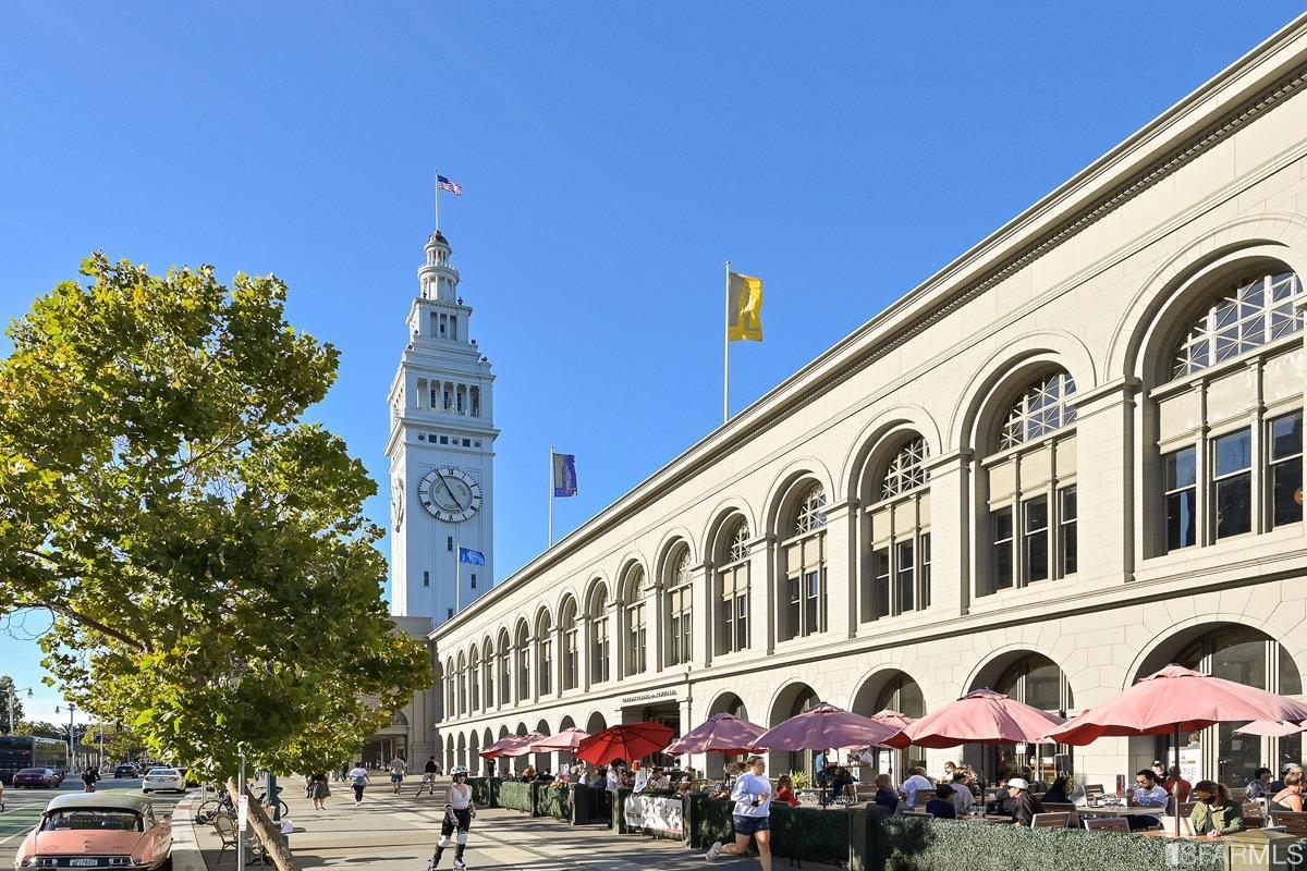 338 Spear Street, Unit 39E San Francisco, CA 94105 - Photo 72 of 97 a front view of a building with street