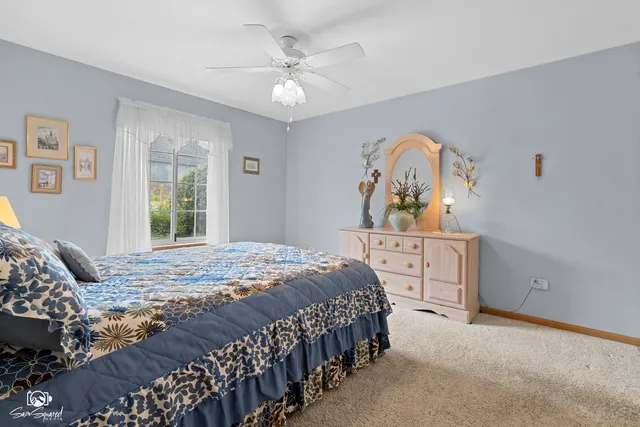 $245,000 | 1676 Willow Cir Drive, Crest Hill, IL 60403