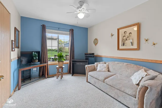 $245,000 | 1676 Willow Cir Drive, Crest Hill, IL 60403