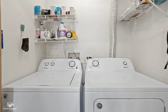 $245,000 | 1676 Willow Cir Drive, Crest Hill, IL 60403