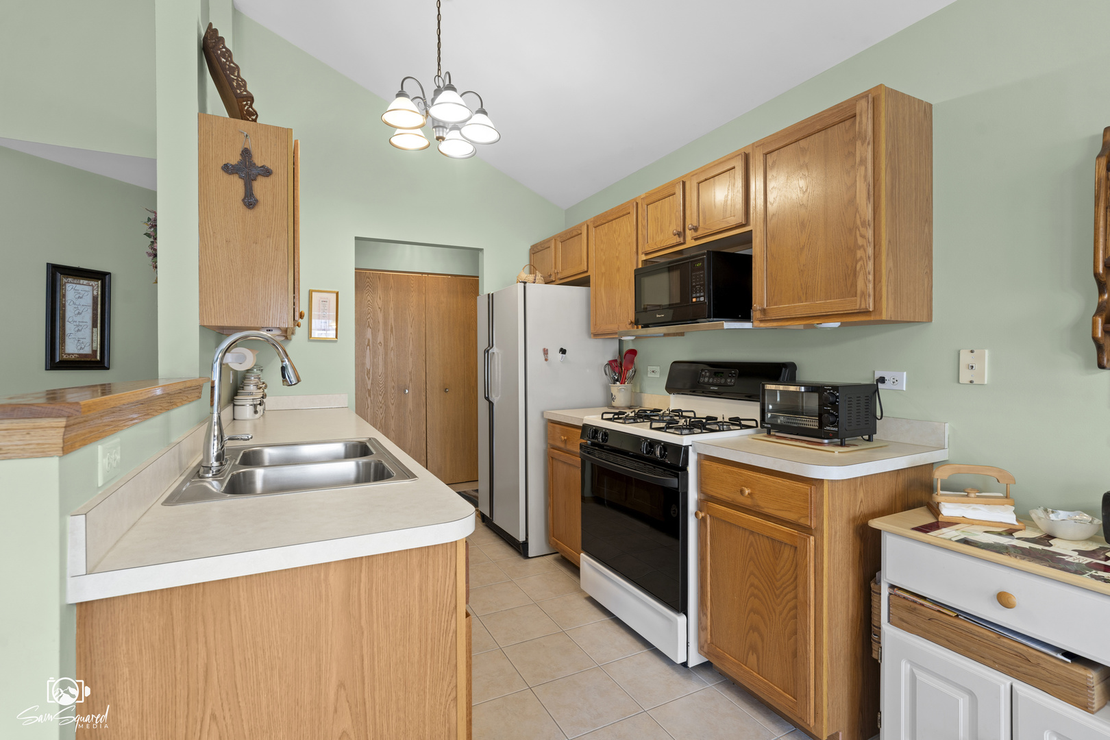 1676 Willow Cir Drive Crest Hill, IL 60403 - Photo 10 of 20